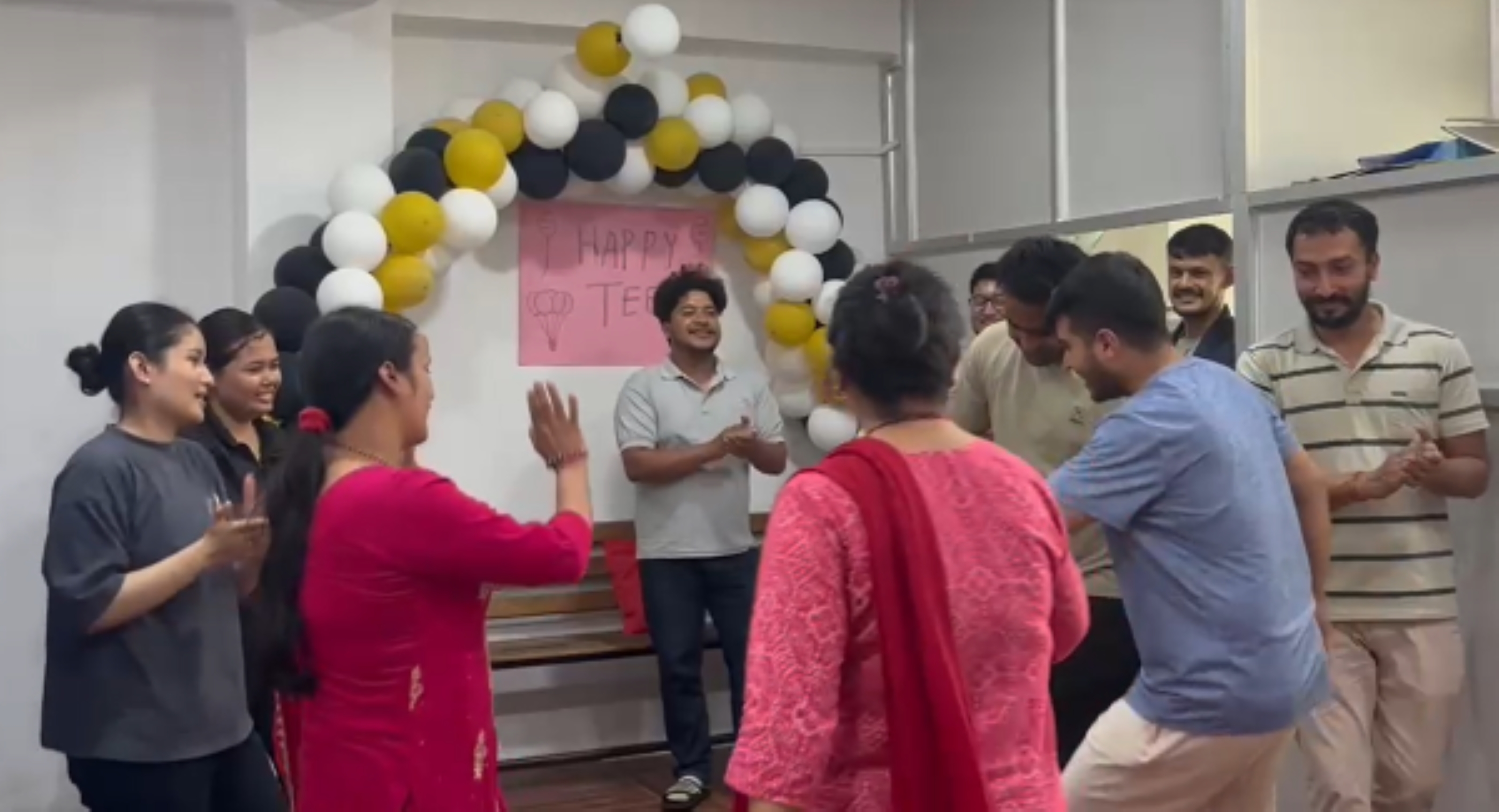 teej dance.jpg